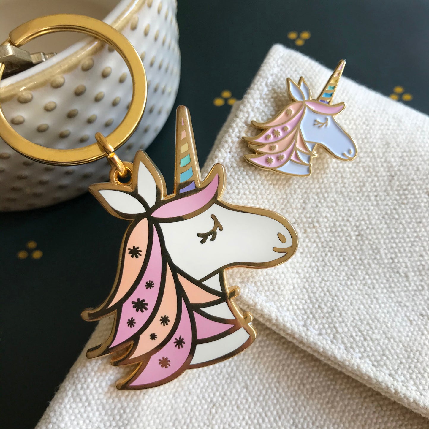 Unicorn keychain + pin gift set