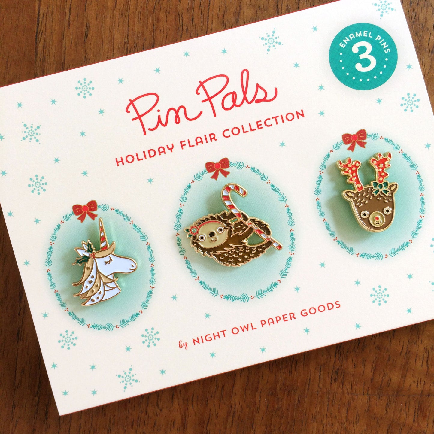 Holiday Flair Pin Pals pin collector gift set