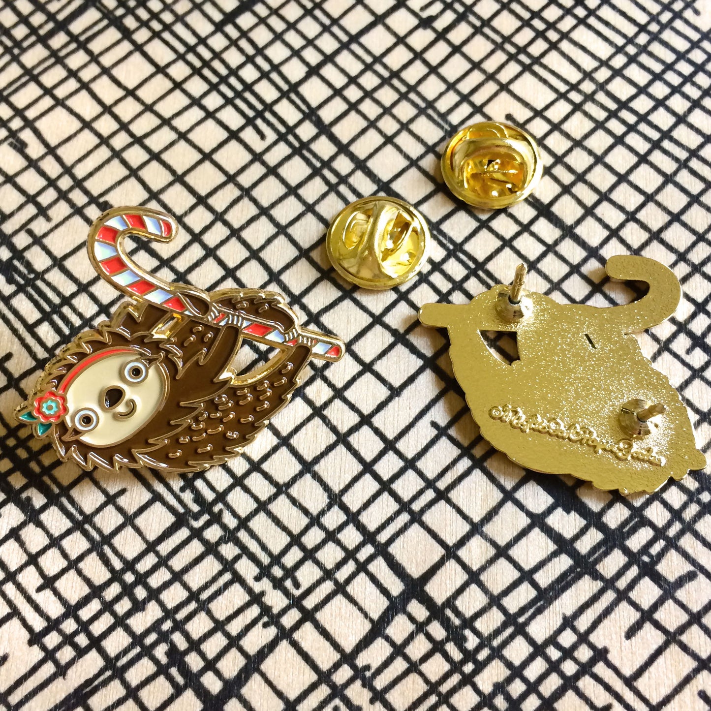 Holiday Flair Pin Pals pin collector gift set