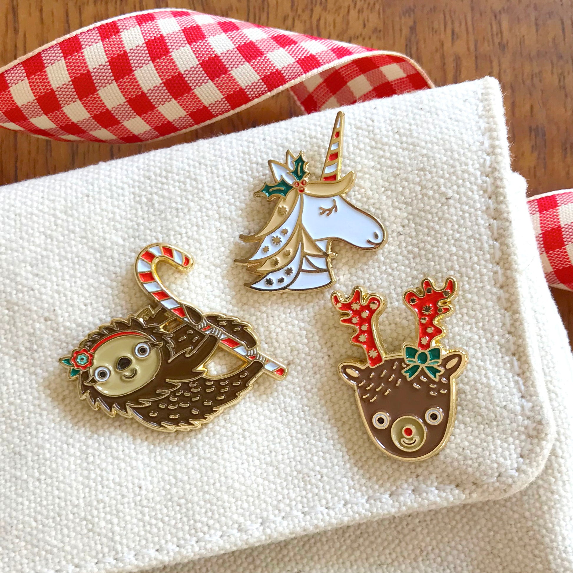 Photo of Holiday Flair Pin Pals Gift Set